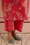 Vaayu_Pink Muslin Cotton Printed Floral V Neck Kantha Embroidered Kurta Pant Set _Online