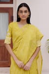 Buy_Vaayu_Yellow Muslin Cotton Embroidered Applique Citrine Printed Saree With Blouse 