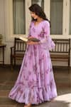 Buy_SUTI KAPDA_Purple Chiffon Printed Floral V Neck Tiered Hem Gown 