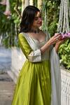 Buy_Suti Kapda_Green Taffeta, Chiffon Lace V-neck Colourblock Panel Anarkali With Dupatta