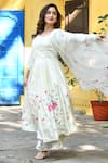 Buy_SUTI KAPDA_Off White Saataan Silk Handpainted Floral Round Anarkali Pant Set _Online_at_Aza_Fashions