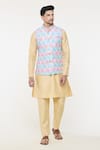 Arihant Rai Sinha_Cream Silk Woven Jaal Chevron Pattern Nehru Jacket _Online_at_Aza_Fashions