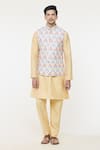 Arihant Rai Sinha_Cream Silk Woven Jaal Geometric Pattern Nehru Jacket _Online_at_Aza_Fashions