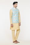 Arihant Rai Sinha_Cream Silk Woven Jaal Geometric Pattern Nehru Jacket _Online_at_Aza_Fashions