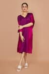 Buy_Pinki Sinha_Wine Satin Solid V-neck Ombre Kaftan _at_Aza_Fashions