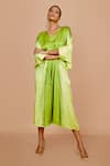 Buy_Pinki Sinha_Green Satin Solid V-neck Ombre Kaftan _at_Aza_Fashions