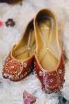 Buy_Loryphilory_Brown Embroidered Brunette Floral Juttis _at_Aza_Fashions