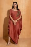 Buy_Sugandh Gupta_Peach Dupian Silk Hand Embroidery Falling Leaves Round Neck Kaftan _at_Aza_Fashions