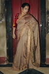 Buy_Label Earthen_Gold Hand Woven Chanderi Tissue Print Vilasini Saree With Contrast Blouse _at_Aza_Fashions