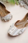 Buy_Jutti Express_Off White Cowrie Shells Embellished Boho Juttis 