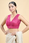 Samyukta Singhania_Pink Georgette Embroidered Thread Abstract Geometric Pattern Saree Blouse _Online_at_Aza_Fashions