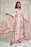 Buy_Harshita Singhvi_Pink Tuscan Silk Print Gulshan V Neck Kurta Pant Set _at_Aza_Fashions