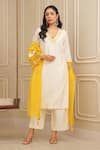 Buy_HOUSE OF KÀRMÀH_Off White Chanderi Silk Embroidery Floral V-neck Thread Kurta And Palazzo Set _at_Aza_Fashions