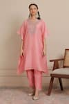 Buy_Nemaani_Pink Kaftan And Pant Chanderi Silk Embroidered Dori Notched Floral With _at_Aza_Fashions