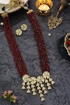 Buy_Paisley Pop_Red Kundan Geometric Carved Pendant Necklace Set _at_Aza_Fashions