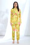 Buy_Gopi Vaid_Yellow Satin Printed Floral Collar Blazer And Pant Set 