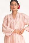 Chhaya Mehrotra_Pink Bangalore Silk Embroidery Zardozi V Neck Ojal Floral Kurta And Pant Set _at_Aza_Fashions