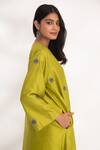 Chhaya Mehrotra_Green Bangalore Silk Embroidery Zardozi V Devya Peacock Pattern Kurta And Pant Set _at_Aza_Fashions