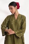 Chhaya Mehrotra_Green Bangalore Silk Hand Embroidered Floral V Neck Ojal Kurta And Pant Set _Online_at_Aza_Fashions