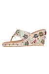 Buy_Fuchsia_Gold Embroidered Floral Breeze Kolhapuri Wedges _Online_at_Aza_Fashions