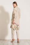 Buy_RANNA GILL_Beige Linen Blend Printed Windows Of The World Estella Tunic And Pant Set 