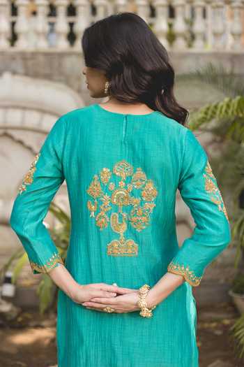Surbhi Shah_Green Chanderi, Cotton Sequins, Embroidery Boat Neck Marodi Kurta Set _Online_at_Aza_Fashions