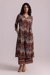 Buy_Label Shreya Sharma_Brown Crepe Knit Pattern V-neck Kurta With Pant _at_Aza_Fashions