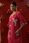 Shop_arpita sulakshana_Pink Chanderi Silk Embroidery Thread V Bird Placement Kurta And Flared Pant Set 