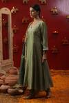 arpita sulakshana_Green Chanderi Silk Embroidery Dori V Neck Neckline Kurta Set _Online_at_Aza_Fashions