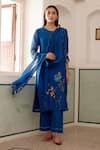 Buy_Vaayu_Blue Cotton Muslin Embroidery Thread Applique Round Flower Kurta Set _at_Aza_Fashions