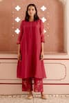 Vaayu_Red Cotton Muslin Embroidery Thread Applique Floral Bloom Kurta And Pant Set _Online_at_Aza_Fashions