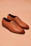 Shop_Dmodot_Brown Alto Tesso Weave Pattern Oxfords _at_Aza_Fashions