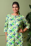 PRACHI KAMAT_Green Linen Satin Print Mosaic Flora Round Neck Kurta With Pant _Online_at_Aza_Fashions