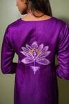 PRACHI KAMAT_Purple Linen Satin Print Flora V Neck Embroidered Back Kurta With Pant _at_Aza_Fashions