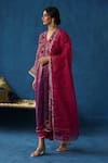 Buy_Begum_Pink Kurta Silk Embellished Tilla V Neck Jaljeera Floral Embroidered Set _Online_at_Aza_Fashions