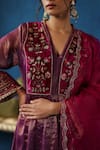 Shop_Begum_Pink Kurta Silk Embellished Tilla V Neck Jaljeera Floral Embroidered Set _Online_at_Aza_Fashions