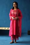 Buy_Begum_Fuchsia Kurta And Pant Habutai Silk Woven Zari V Neck Jamun Stripe Yoke Set _at_Aza_Fashions