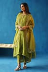 Buy_Begum_Green Kurta Silk Embroidery Sequin Round Kala Khatta Sleeve Set _at_Aza_Fashions