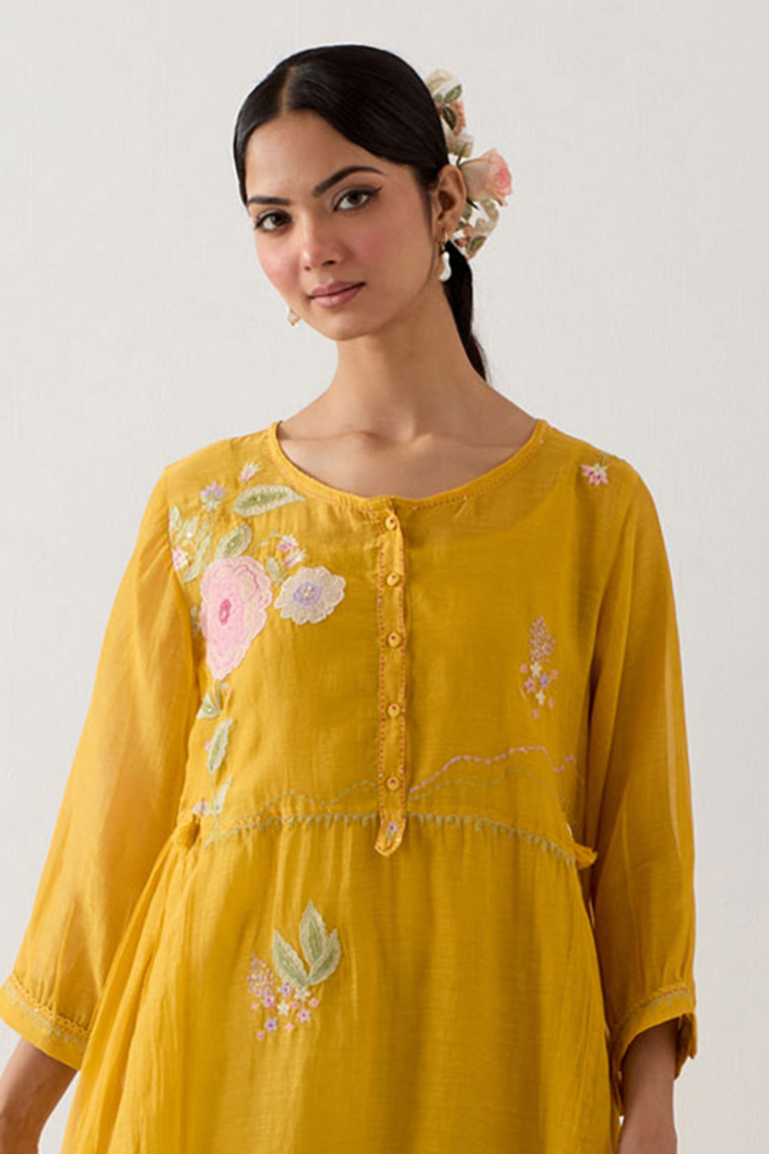 Buy_TATWA_Yellow Handloom Chanderi Silk Embroidered Applique Round Floral Kurta Set _Online_at_Aza_Fashions