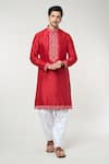 Buy_RNG Safawala_Red Cotton Silk Embroidery Thread Floral Kurta Set _at_Aza_Fashions