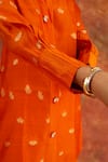 Buy_Neitri_Orange Chiffon Embroidery Mandarin Surmya Lotus Motif Woven Kurta And Pant Set _Online