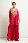 Mrunalini Rao_Red Embroidered Floral Scalloped V Kurta Palazzo Set _Online