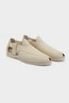 Buy_Nauvab_Off White Peshawari Leather Plain Floaters _at_Aza_Fashions