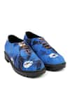 Buy_Jeetinder Sandhu_Blue Tie-dye Print Lace Tie-up Shoes _at_Aza_Fashions