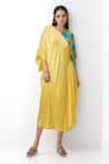 Buy_SIARRA_Yellow Printed Floral V Neck Placed Sleeve Kaftan Dress _at_Aza_Fashions