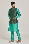 Buy_Samyukta Singhania_Green Jacquard Banarasi Silk Floral Pattern Bundi And Solid Kurta Set _Online_at_Aza_Fashions