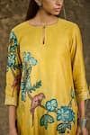 Buy_AAMRA BY LAVANYA_Yellow Linen Silk Hand Painted Floral Keyhole Kalamkari Parrot Kurta With Pant 