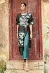 Buy_AAMRA BY LAVANYA_Black Linen Silk Hand Painted Bird Round Noir Kalamkari Floral Kurta With Pant _Online_at_Aza_Fashions