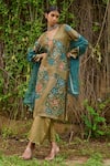 Buy_AAMRA BY LAVANYA_Green Linen Silk Hand Painted Floral V-neck Kalamkari Kurta With Pant _Online_at_Aza_Fashions