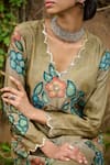 AAMRA BY LAVANYA_Green Linen Silk Hand Painted Floral V-neck Kalamkari Kurta With Pant _at_Aza_Fashions